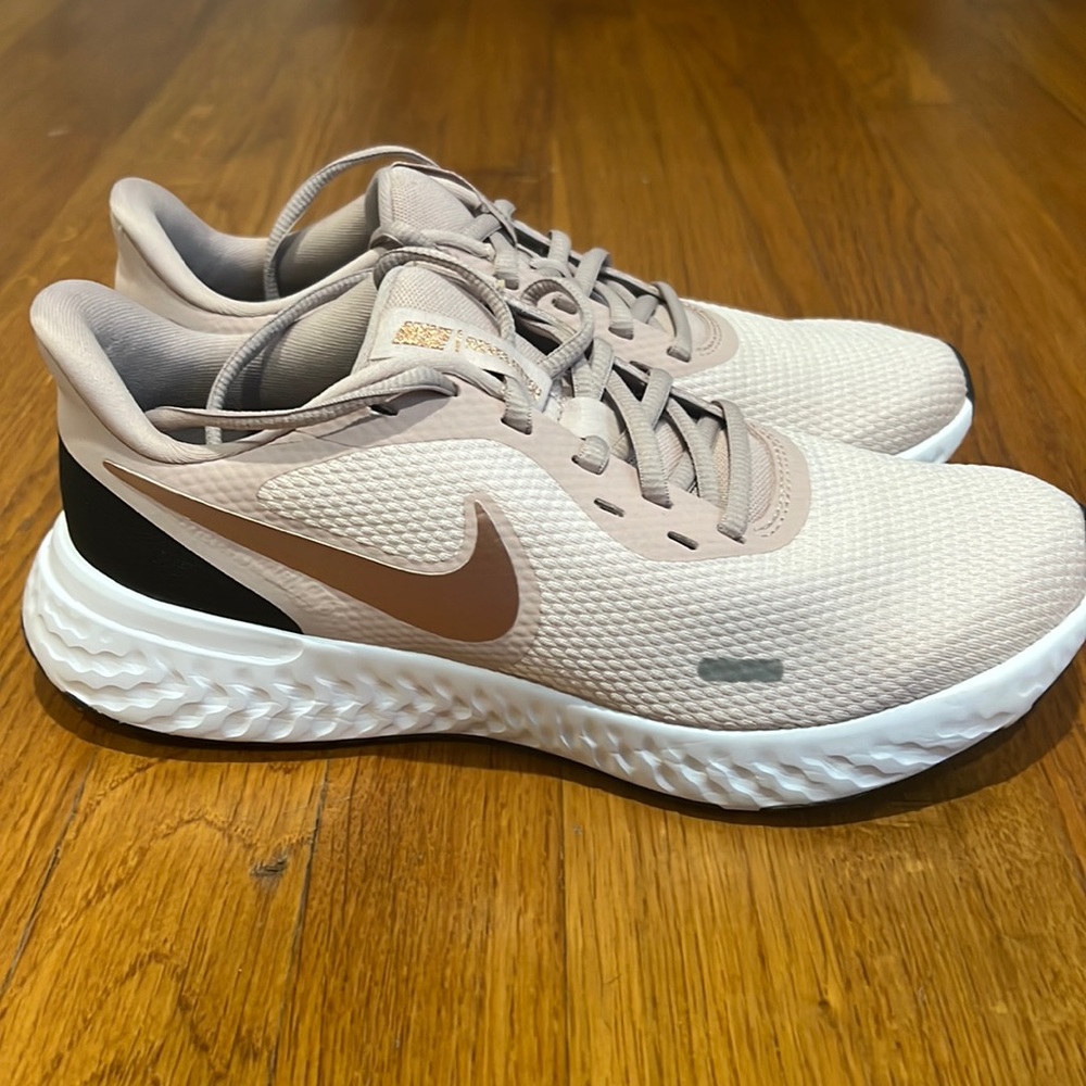 Nike Revolution Running Shoes